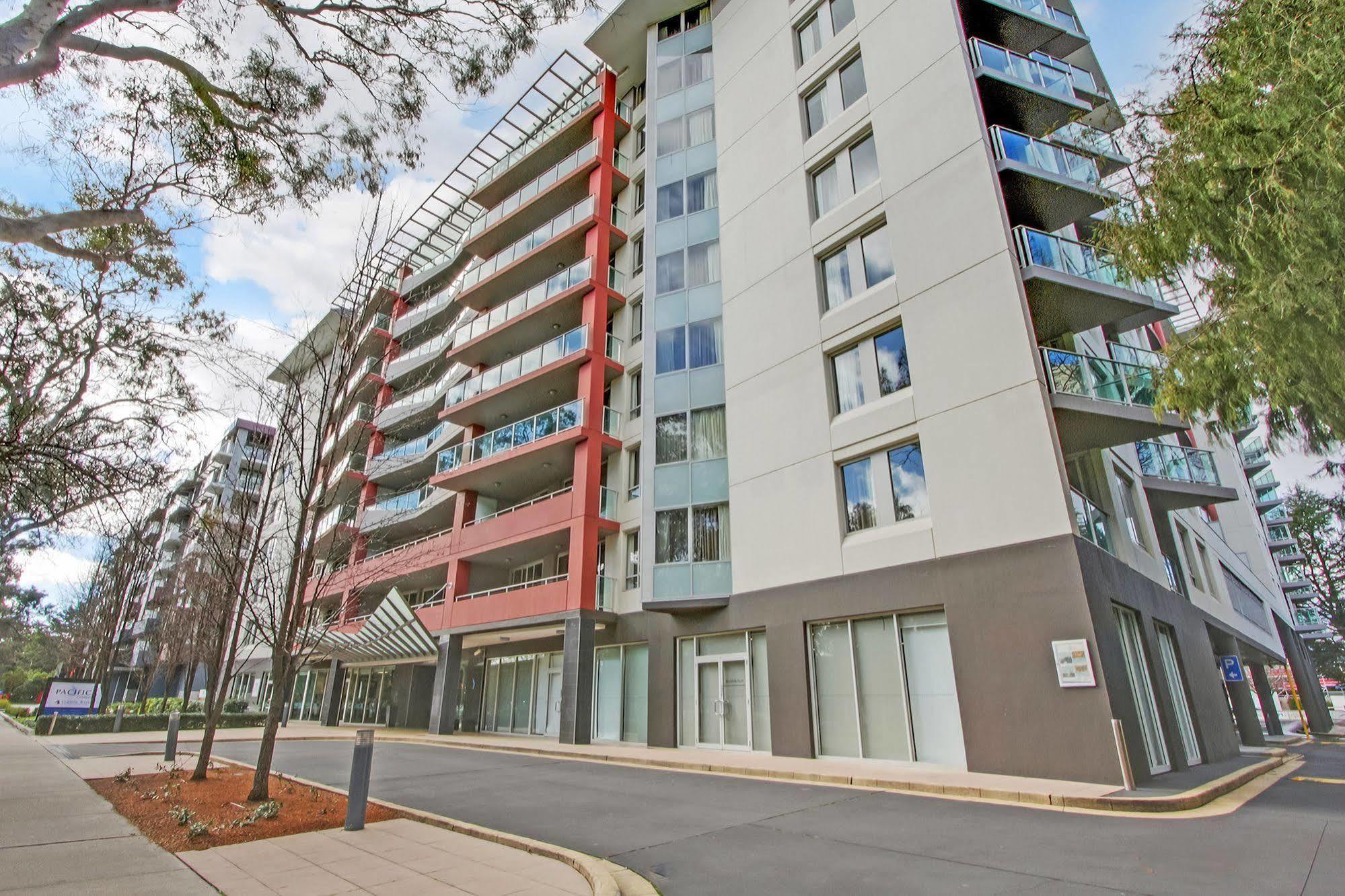 Pacific Suites Canberra Ngoại thất bức ảnh