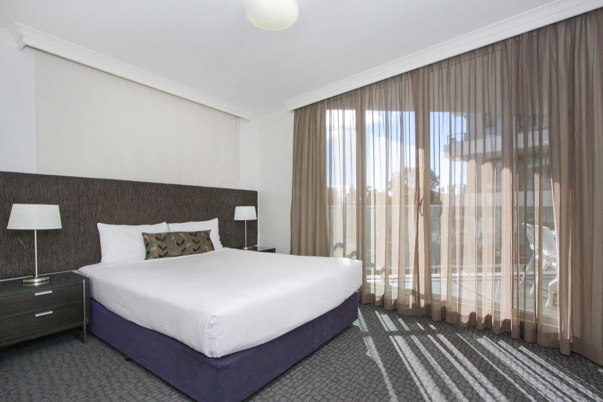 Pacific Suites Canberra Ngoại thất bức ảnh