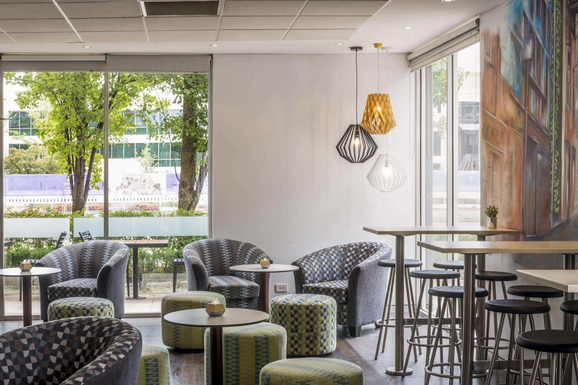 Pacific Suites Canberra Ngoại thất bức ảnh