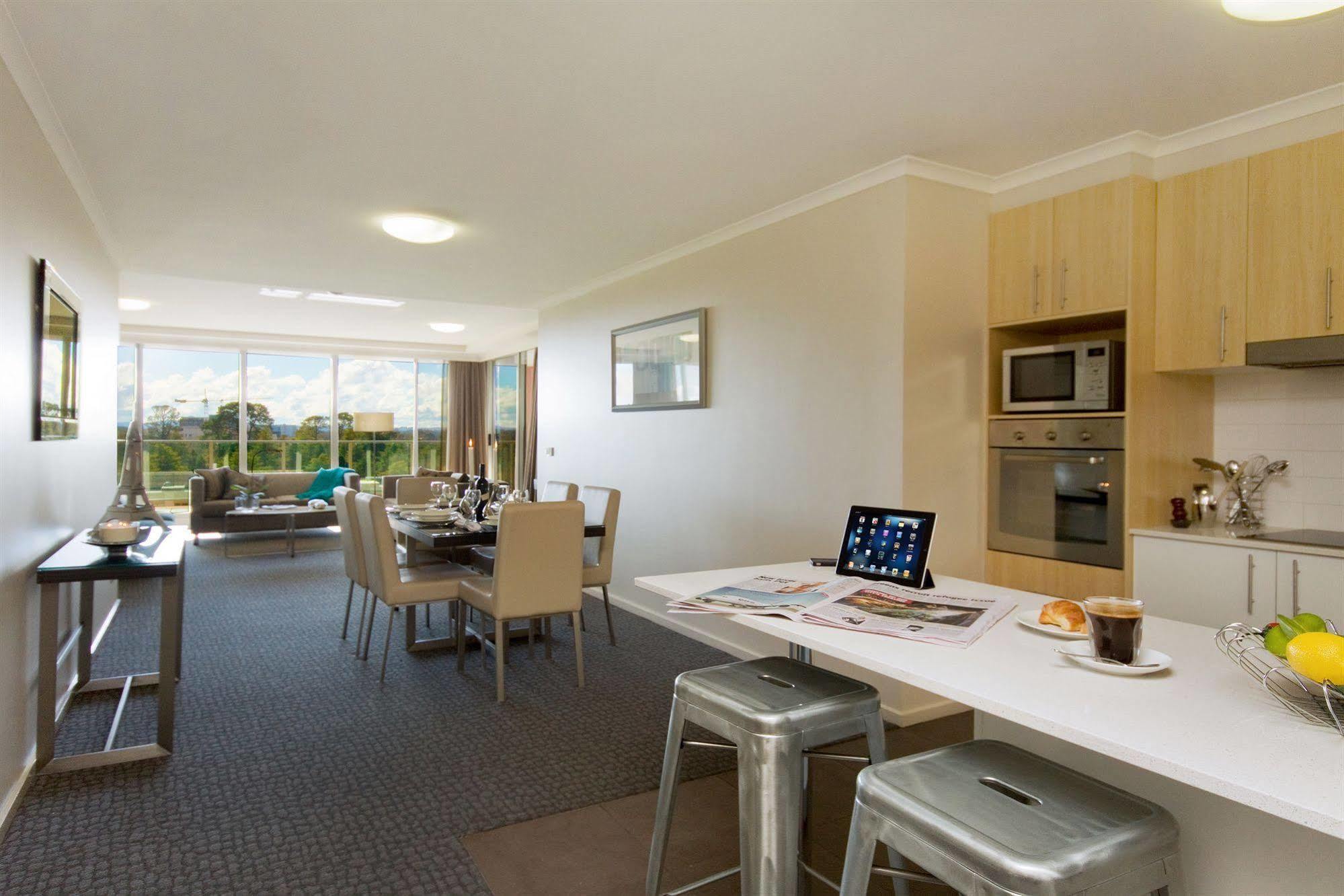 Pacific Suites Canberra Ngoại thất bức ảnh