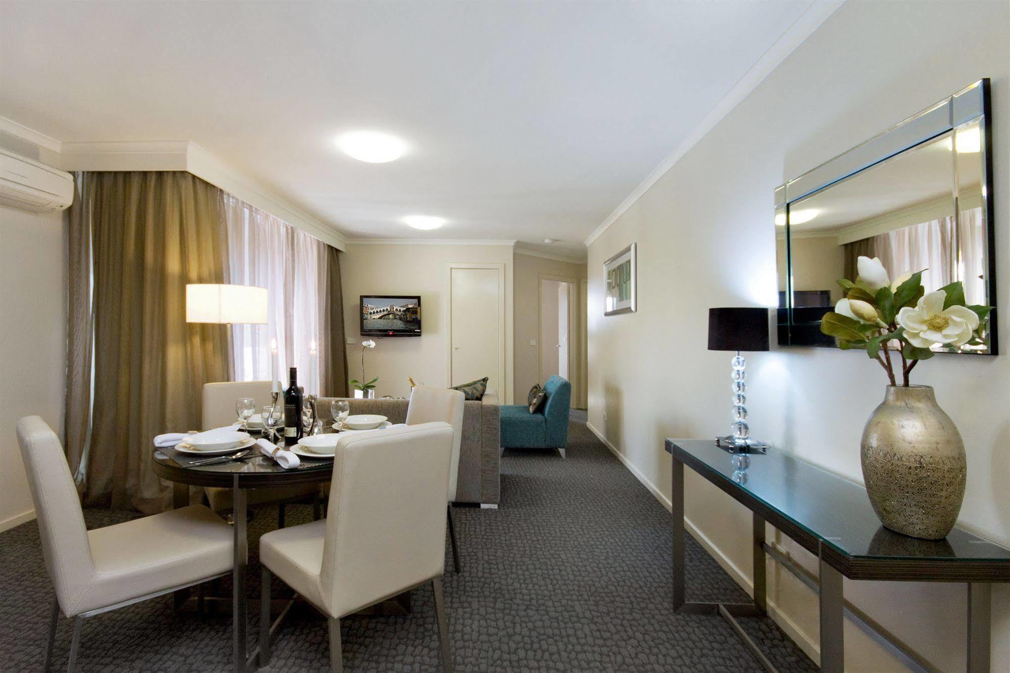 Pacific Suites Canberra Ngoại thất bức ảnh