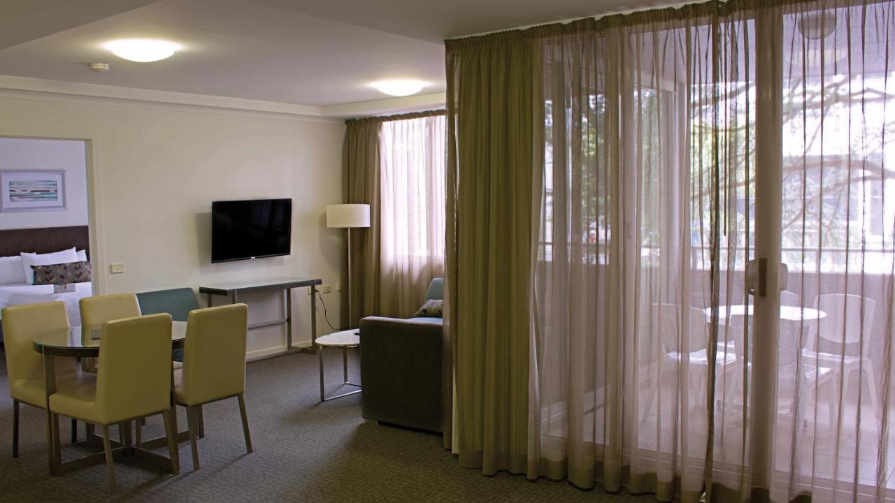 Pacific Suites Canberra Ngoại thất bức ảnh